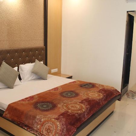 Hotel Skylark 瓦皮 外观 照片